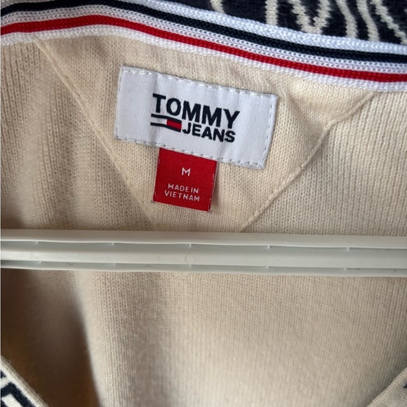 Tommy Hilfiger cream button up cardigan size Medium with Tommy print - Picture 4 of 4